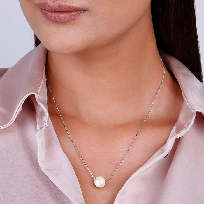 Elara Pearl Necklace